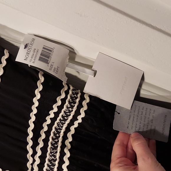 NWT Harlyn anthropology - Picture 4 of 4